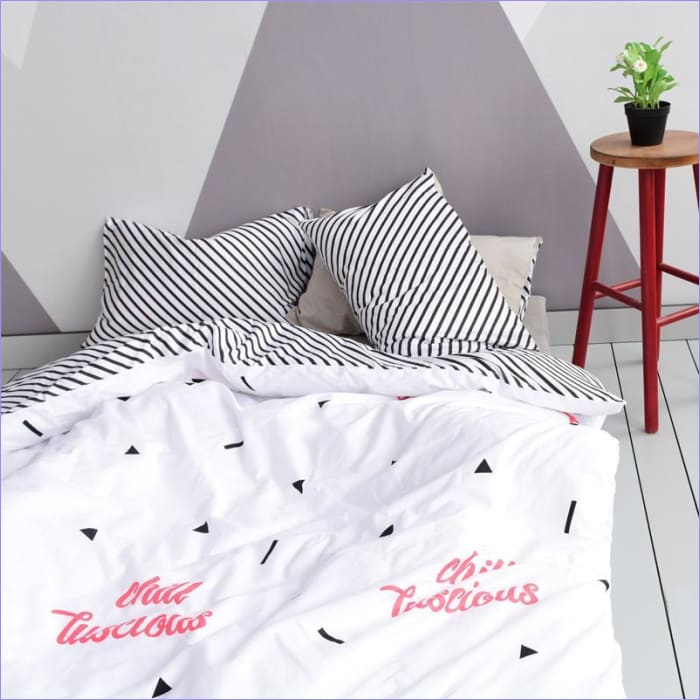 Housse de Couette Scandinave Blanche à Triangles Noires Chill