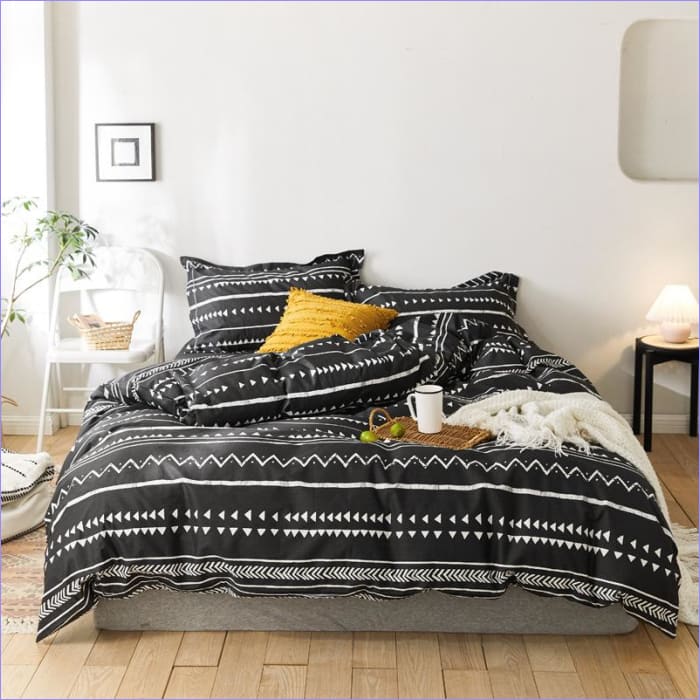 Housse de Couette Scandinave Noire à Motifs Blancs
